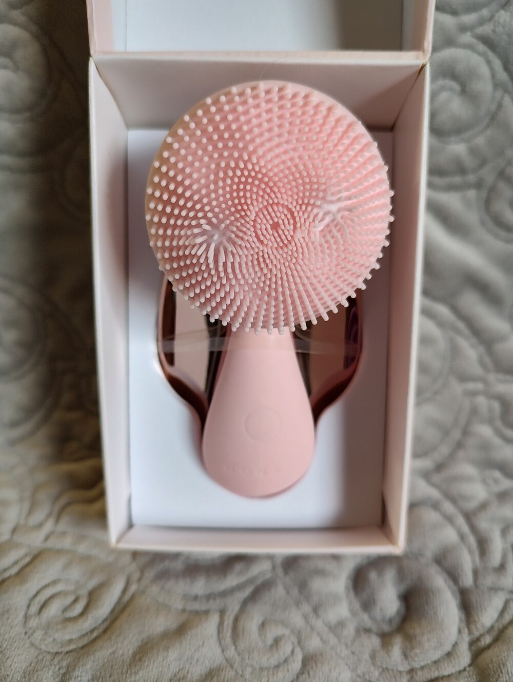 BNNU Monat Facial Scrubber And LED Mirror
